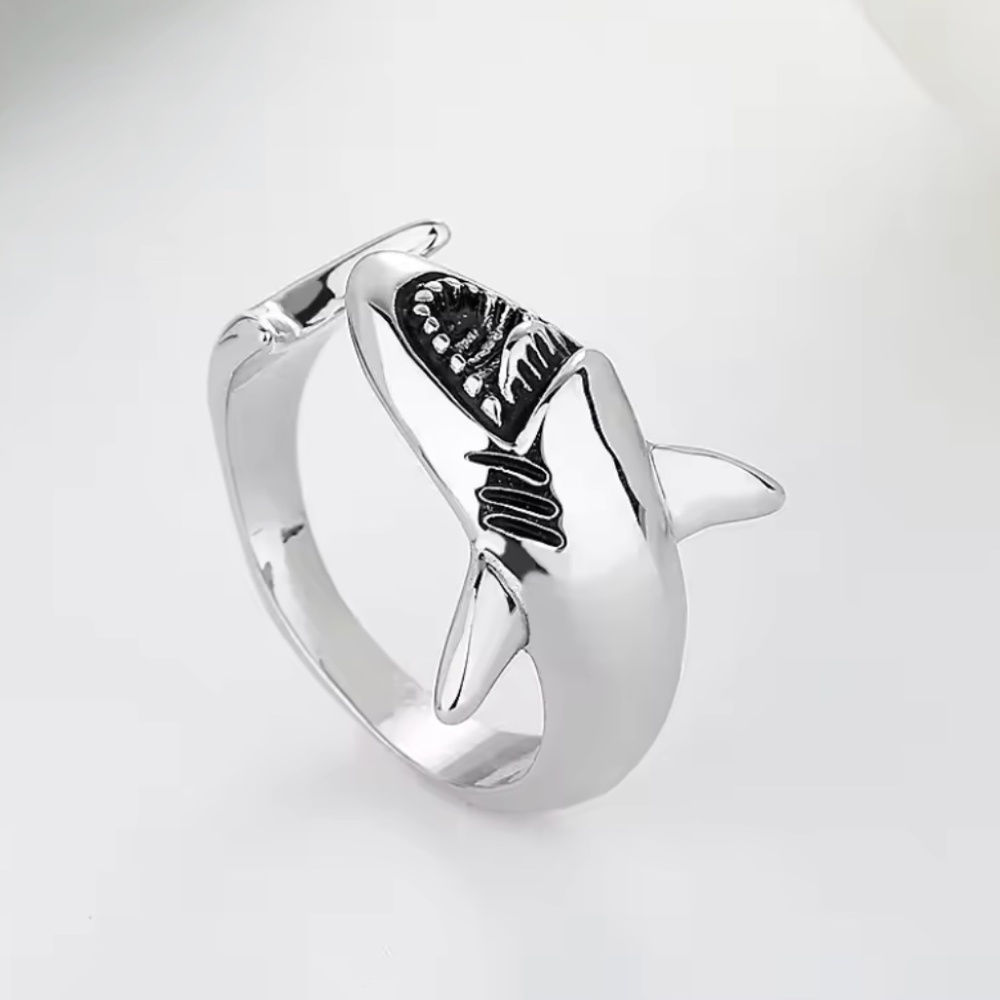 NWOT Shark Ring